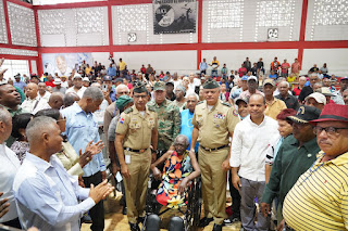 Ministro de Defensa encabeza jornada de apoyo integral a retirados en Villa Duarte