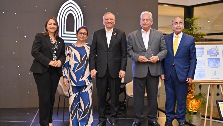 Banreservas reconoce a Winston “Chilote” Llenas en homenaje a los 93 años de las Águilas Cibaeñas