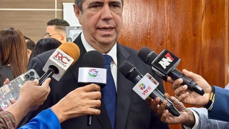 Francisco Javier demanda más explicación respecto a la construcción de puerto satelital