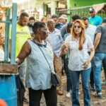 Carolina Mejía coordina entrega de ayuda en zonas afectadas por las lluvias