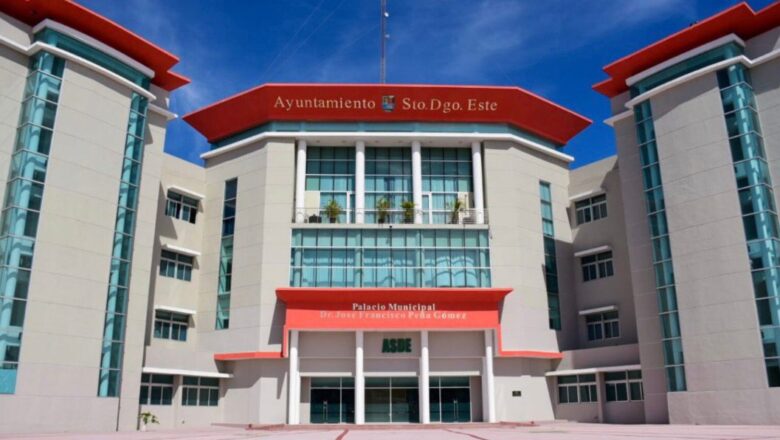 Ayuntamiento de Santo Domingo Este continúa entrega de prestaciones laborales a exempleados