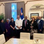 Presidente Luis Abinader se reúne con la directiva del Colegio Médico Dominicano (CMD)