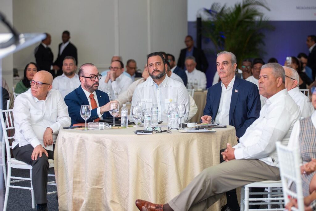 Presidente Abinader llama a todos los sectores a consensuar acciones para continuar fortalecimiento y modernización de la agropecuaria nacional