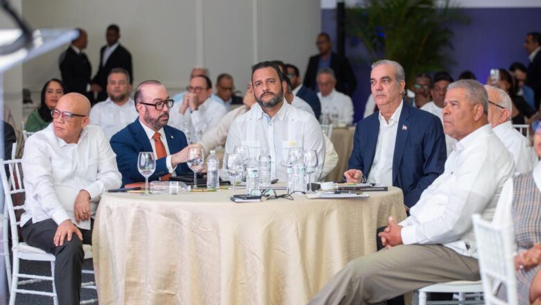 Presidente Abinader llama a todos los sectores a consensuar acciones para continuar fortalecimiento y modernización de la agropecuaria nacional