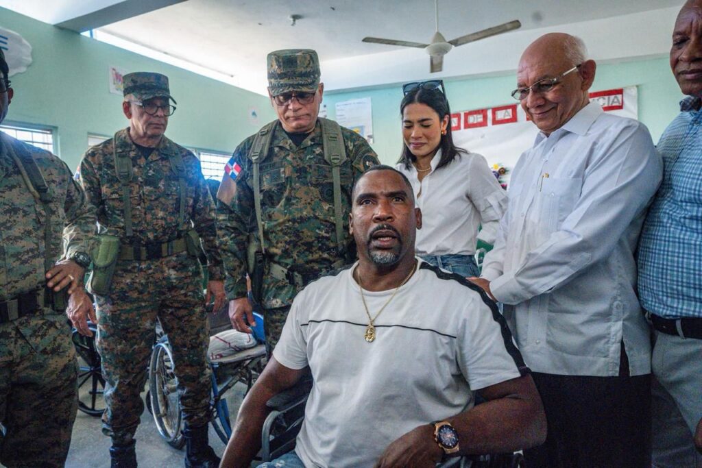 Ministerio de Defensa realiza amplio operativo médico y odontológico en Montecristi y anuncia construcción de escuela vocacional