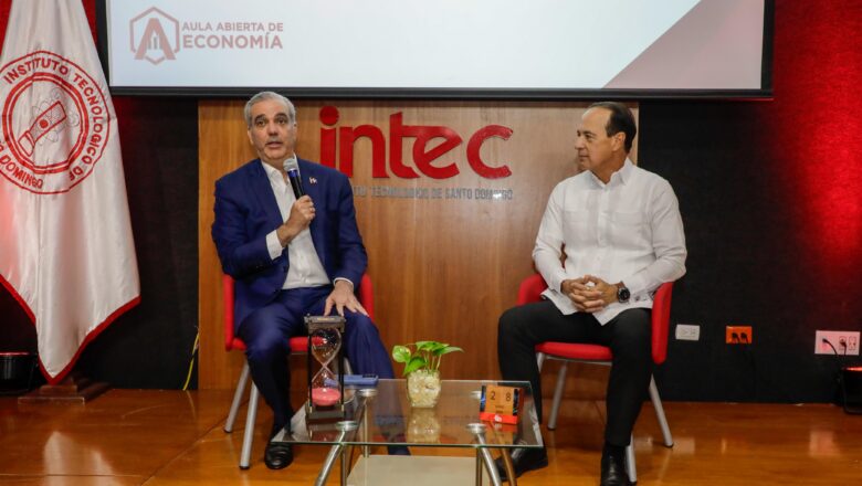 Presidente Luis Abinader aboga por un equilibrio entre eficiencia económica y justicia social durante encuentro en INTEC
