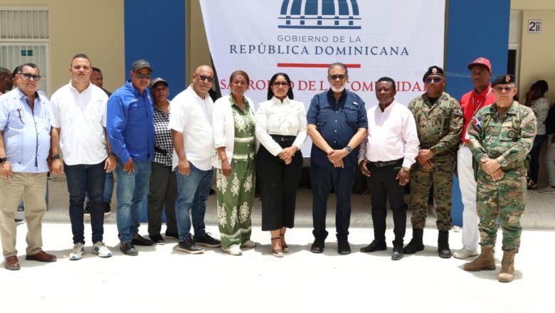 Residentes en Elias Piña reciben jornada asistencial encabezada por Desarrollo de la Comunidad Madres reciben electrodomésticos y enseres del hogar