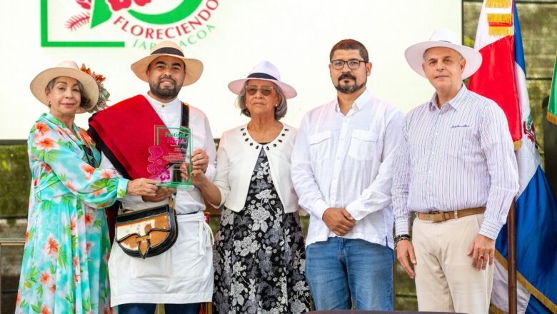 Con el auspicio del Mitur inicia la 15 edición del Festival de las Flores en Jarabacoa