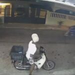 Policía Nacional investiga y da seguimiento a asalto a repartidor (delivery) en sector Alma Rosa I, SDE; el delito fue captado en video y difundido en redes sociales