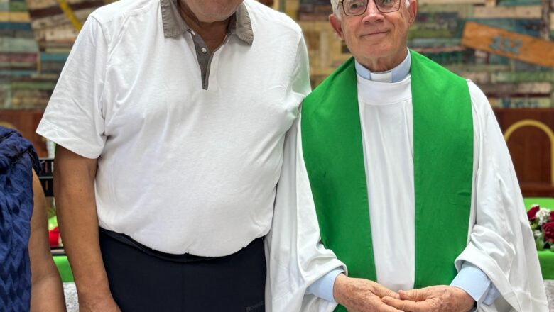 Patronato de La Nueva Barquita y el padre Gregorio Alegría reconocen a Luis "El Gallo" por su histórica entrega al servicio de las personas pobres y de ningún recurso económico