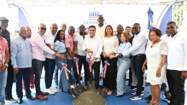 Ministro Kelvin Cruz inicia construcción de multiuso en Villa Hermosa, La Romana