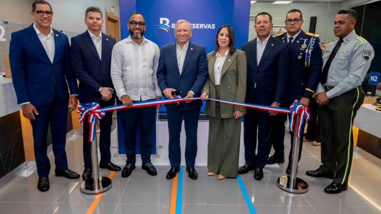 Banreservas inaugura oficina en el Centro de Retención de Vehículos de Pedro Brand