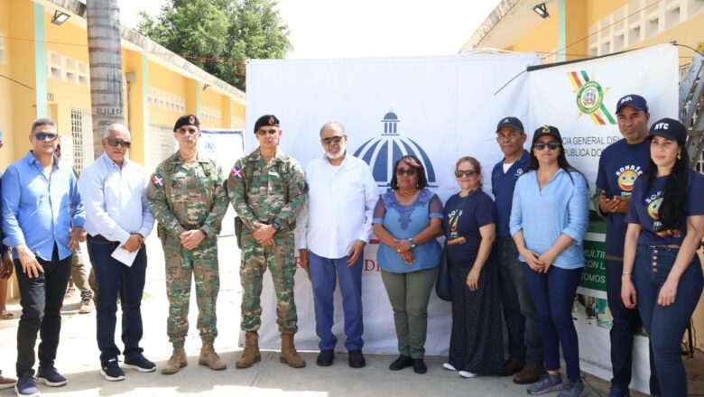 Desarrollo de la Comunidad y Ejército RD llevan jornada asistencial a comunidades de Barahona