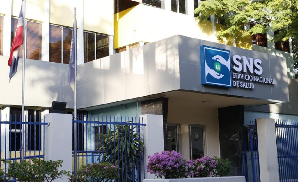 SNS: hospitales operan con tres turnos de cuatro horas, no con tanda extendida