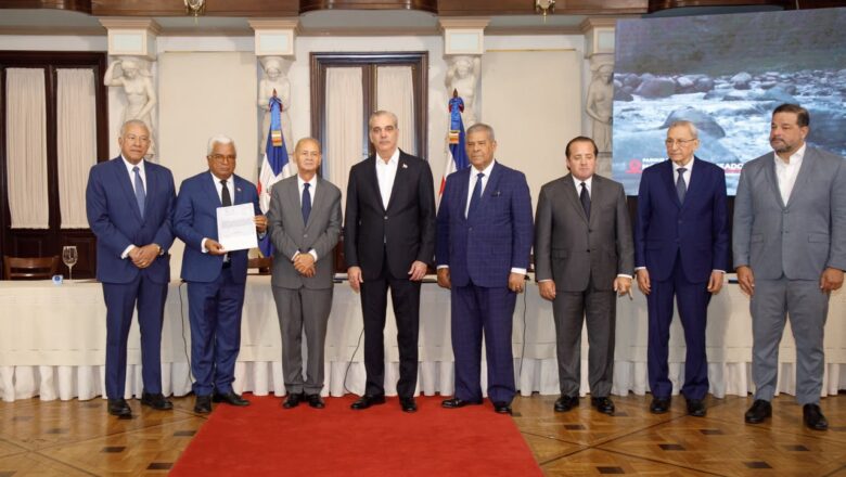 Presidente Abinader: Dejaremos un legado histórico con la entrega de títulos de Parques Nacionales al Estado Dominicano