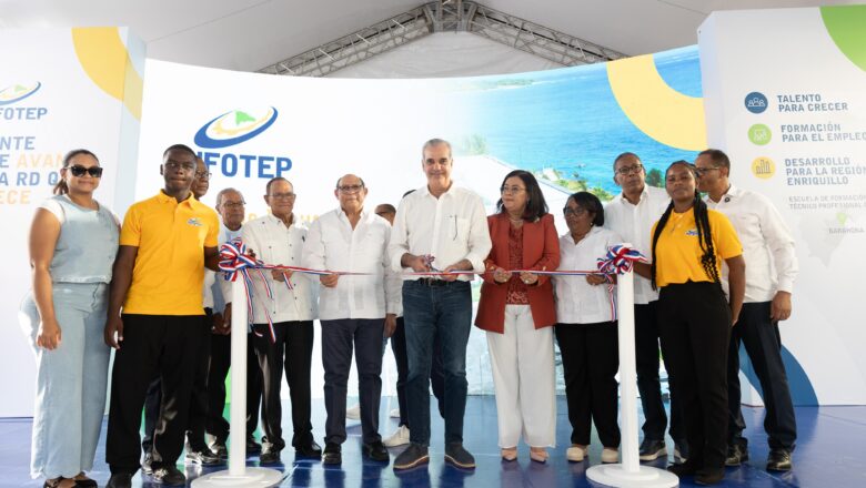 Presiente Abinader inaugura Escuela de Formación Técnico Profesional Guarocuya, en Barahona, para capacitar los recursos humanos con miras al desarrollo turístico Región Enriquillo
