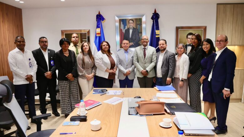 Titular del SNS es reconocido por el CMD como Hijo Meritorio de Sánchez Ramírez