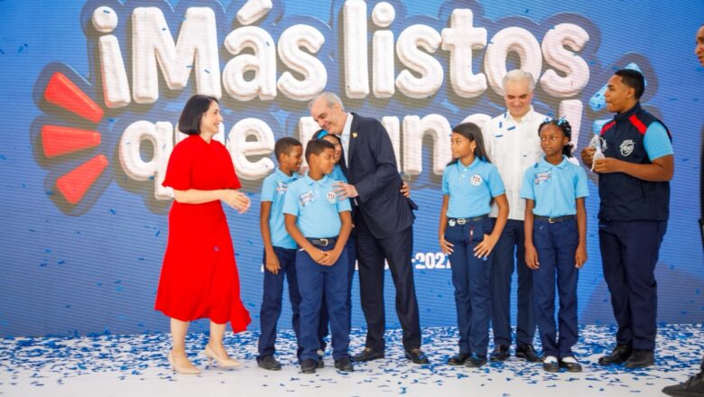 Gobierno de Luis Abinader logra la máxima calificación y excelencia del cuerpo docente nacional