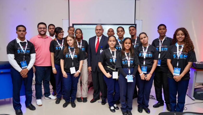 Indotel lleva jornadas de inmersión tecnológica a estudiantes de Santiago y SFM