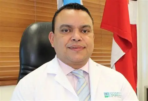Director del SNS Visita Hospital Provincial San Bartolome