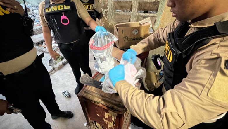 DNCD AMPLIA OPERATIVOS CONTRA MICROTRÁFICO A SPM; CONFISCAN MAS DE 7,000 GRAMOS