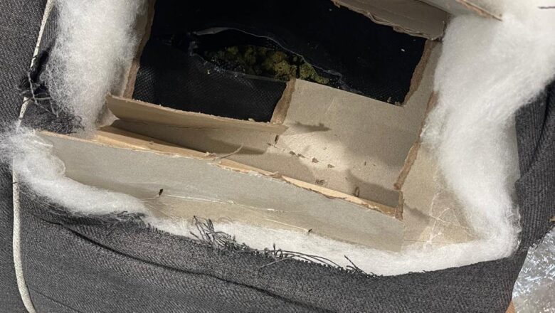 OCUPAN 11 PAQUETES DE PRESUMIBLE MARIHUANA OCULTOS EN UN MUEBLE EN EL AILA