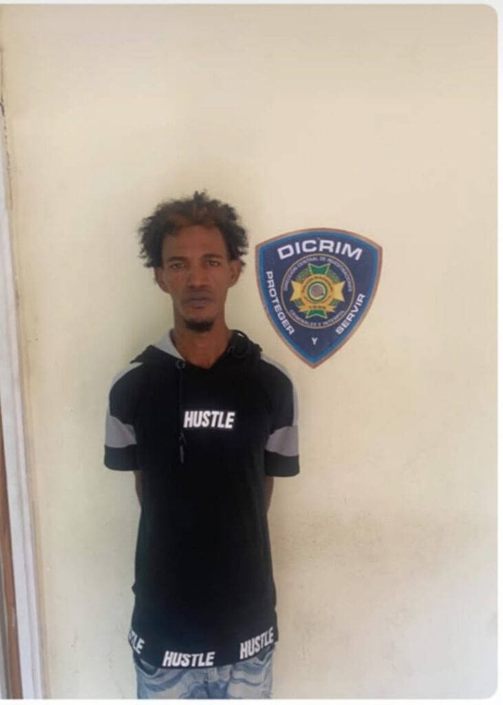 Unidades tácticas de la Policía Nacional persiguen a “Hansel Boca Negra” por herir de bala a dos agentes en hechos separados en Sabana Perdida.