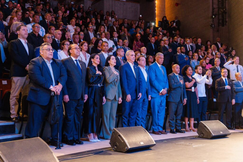 Presidente Abinader inicia entrega oficial del Pasaporte Electrónico para dominicanos en Nueva York, Nueva Jersey y Boston