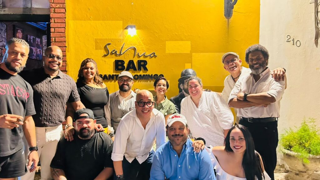 Sabina Bar celebra 14 años como templo de la bohemia y la música en la Zona Colonial