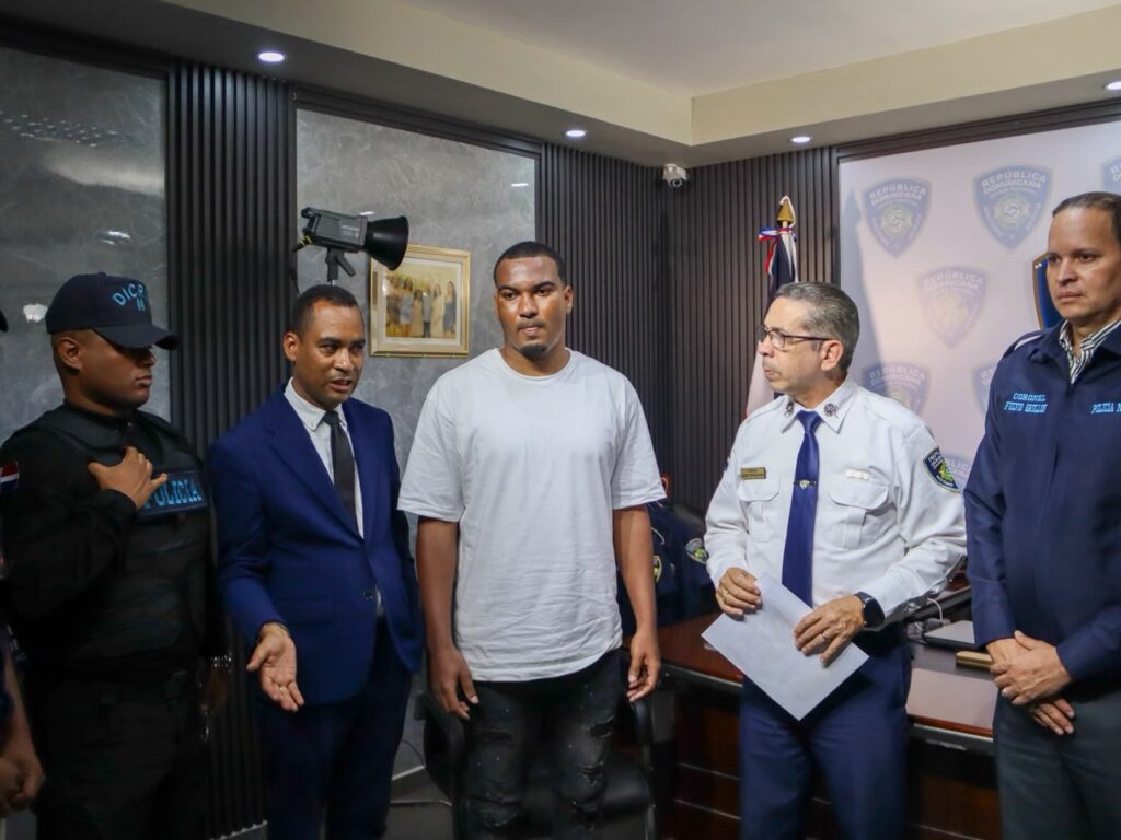 Se entrega voluntariamente uno de los señalados por doble homicidio en La Caleta; Policía mantiene búsqueda de otro implicado