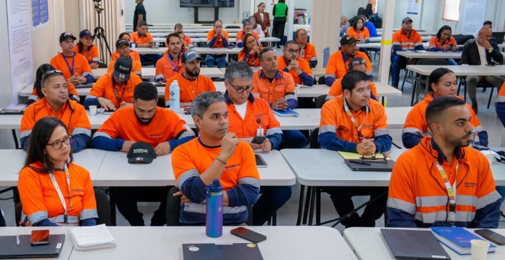 INFOTEP capacita a ejecutivos de Barrick Pueblo Viejo en liderazgo estratégico