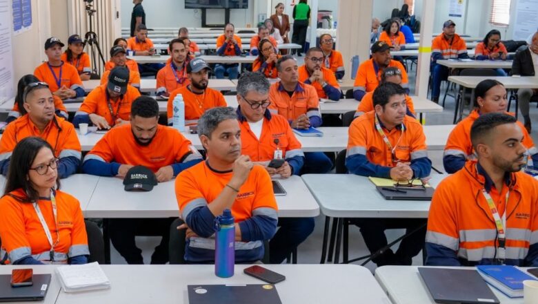 INFOTEP capacita a ejecutivos de Barrick Pueblo Viejo en liderazgo estratégico