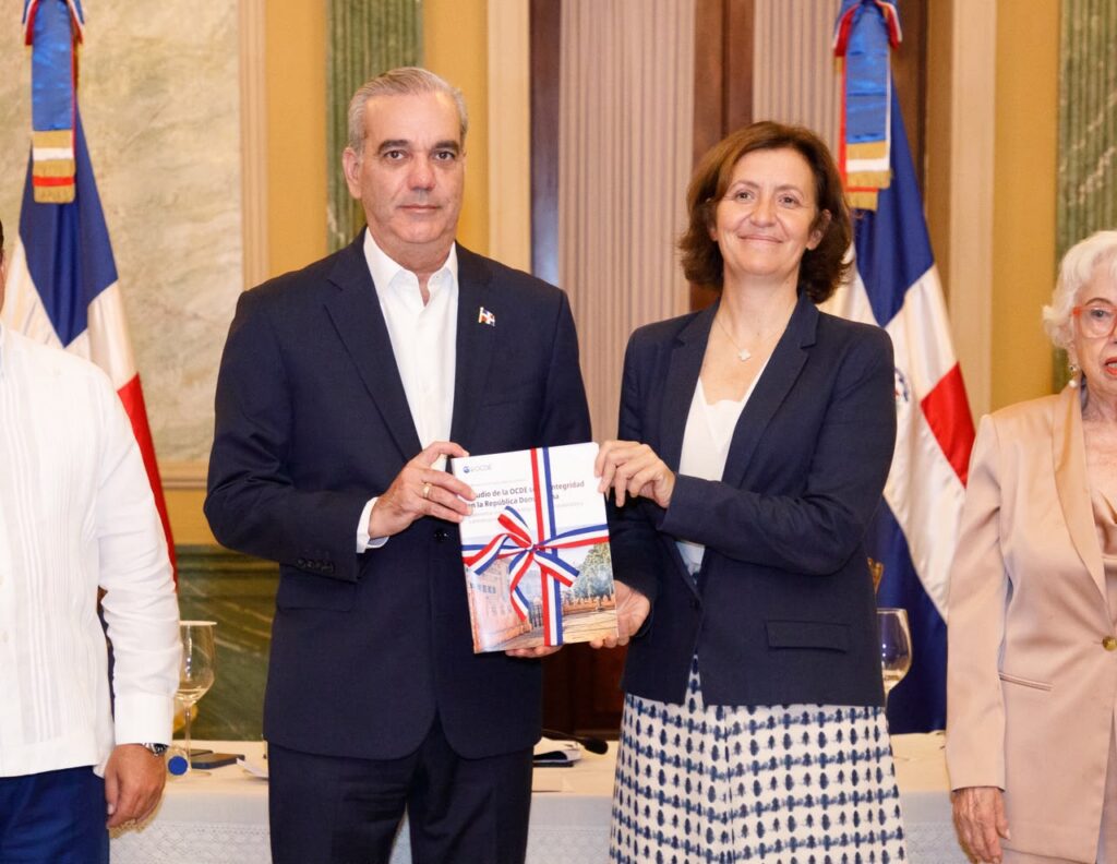 OCDE destaca importantes avances de RD en integridad gubernamental