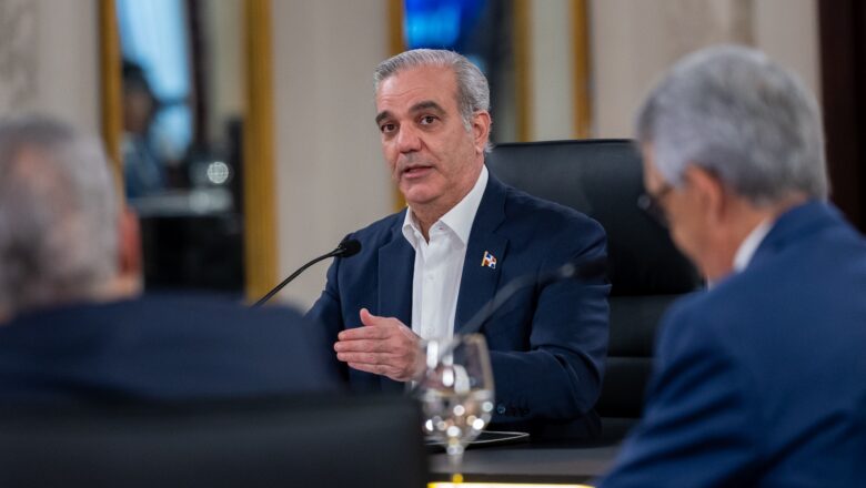 Presidente Abinader emite decreto 719-26 que regula la zafra azucarera 2026-2027 y garantiza el abastecimiento nacional e internacional