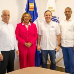 Administradora del Merca Santo Domingo, Mariana Távarez, gestiona con ministro de Vivienda reconstrucción de nave afectada por incendio