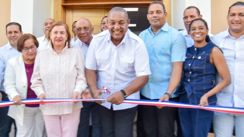 Director de Desarrollo Provincial José Andújar inaugura nueva capilla en Sabana Rey, La Vega