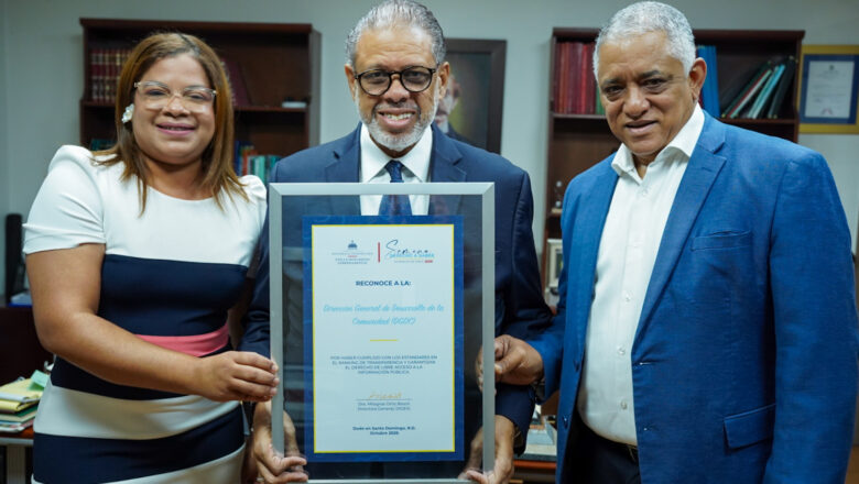 Desarrollo de la Comunidad recibe reconocimiento de la Dirección de Ética e Integridad Gubernamental