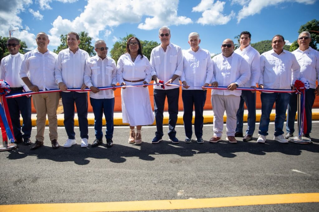 Padre Joaquín Pérez: Puente sobre el Río La Leonora se veía imposible, pero está hecho porque hay voluntad del presidente Abinader de ayudar a un pueblo que lo necesita