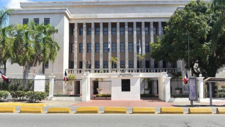 Ministerio de Educación brinda apoyo al proceso de revisión de nómina impulsado por el MAP con apoyo del BID