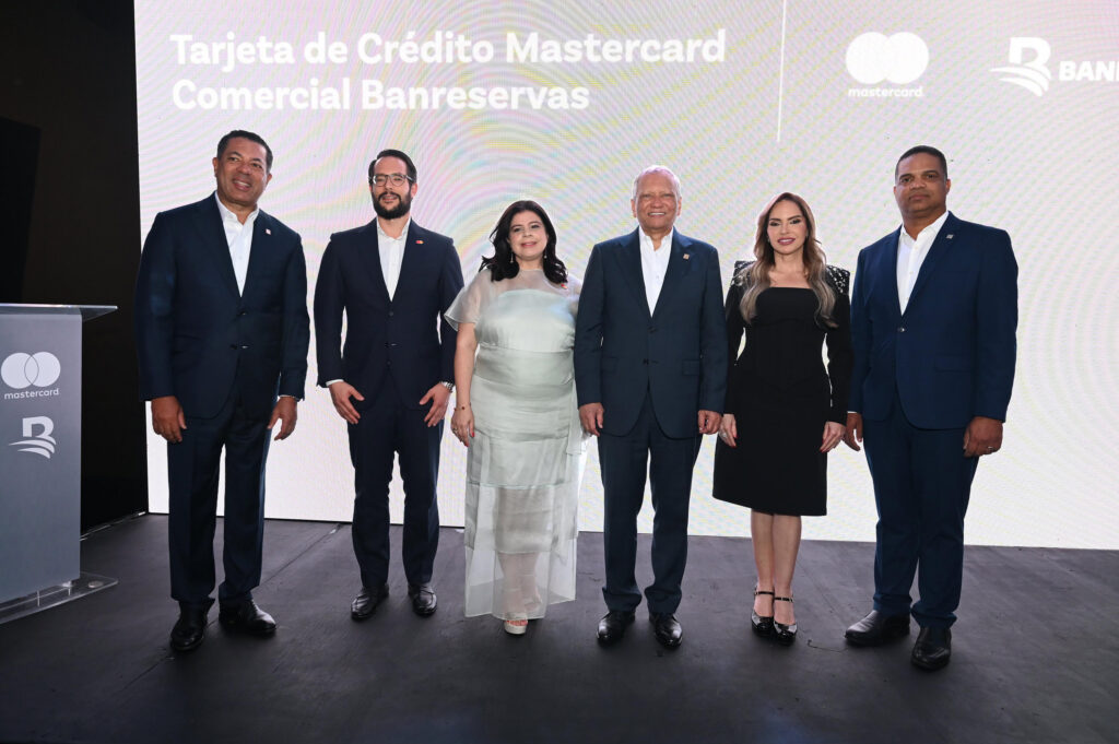 Banreservas lanza junto a Mastercard nueva tarjeta comercial para el sector empresarial