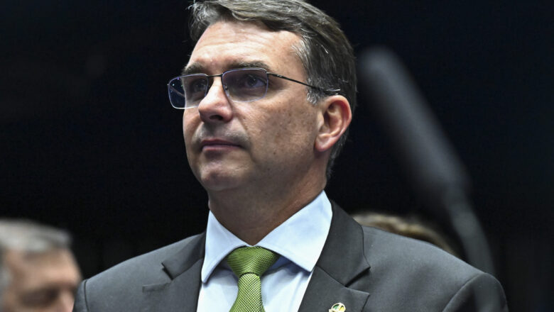 Lula roza el empate técnico con Bolsonaro en la primera encuesta tras la primera vuelta
